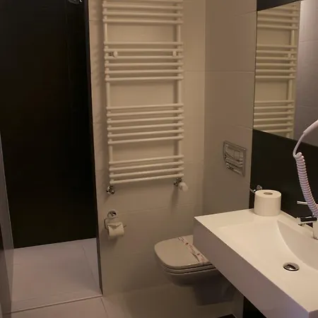 雅库斯策运动酒店及spa