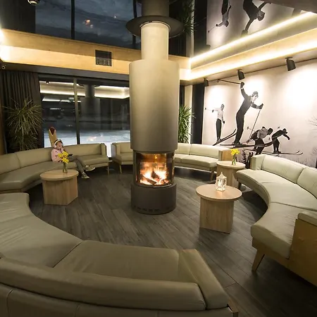 雅库斯策运动酒店及spa 酒店 斯克拉斯卡波伦巴